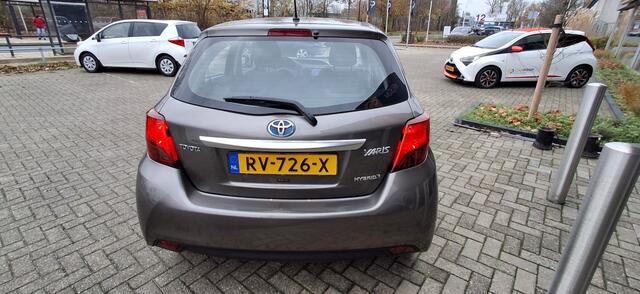Toyota YARIS 1.5 Hybrid Aspiration Navi | All-in