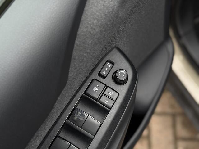 Toyota YARIS Cross 1.5 Hybrid Adventure Als Nieuw!! | JBL Geluidssysteem | Camera | Navi | Keyless | Stoelverwarming | RIJKLAARPRIJS INCL 12 MAANDEN GARANTIE EN BEURT