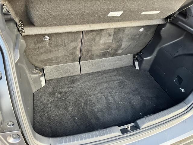 Toyota YARIS 1.5 Hybrid Tokyo Spirit NL Auto Dealer Onderhouden keyless Navi Carplay