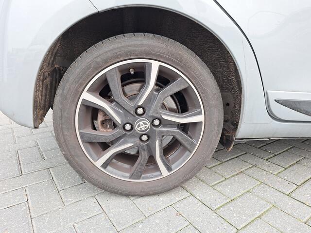 Toyota YARIS 1.5 Hybrid Bi-Tone