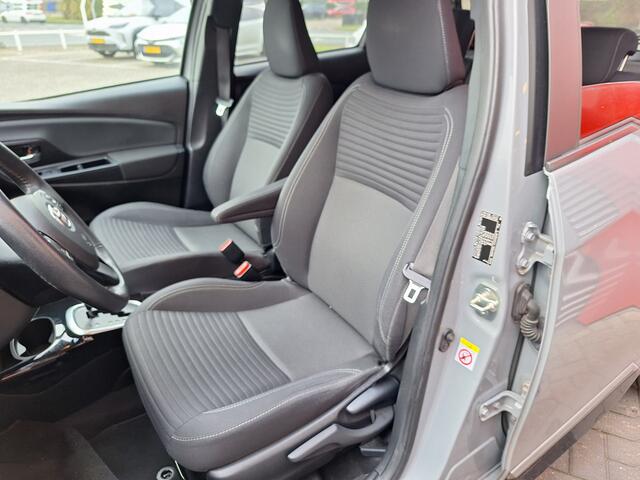 Toyota YARIS 1.5 Hybrid Bi-Tone