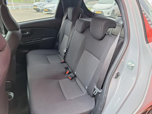 Toyota YARIS 1.5 Hybrid Bi-Tone