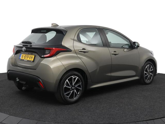 Toyota YARIS 1.5 VVT-i Dynamic | Trekhaak | Navigatie | Keyless start en entry|