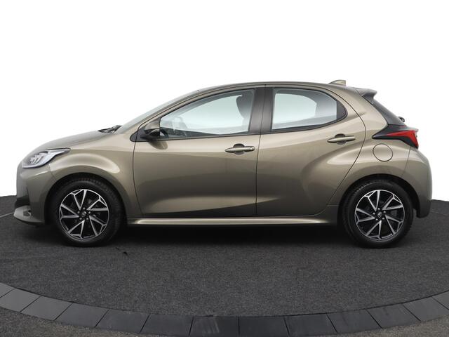 Toyota YARIS 1.5 VVT-i Dynamic | Trekhaak | Navigatie | Keyless start en entry|