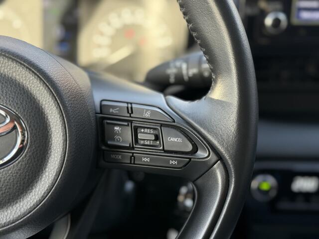 Toyota YARIS 1.5 Hybrid Active Automaat!! | Camera | Clima | Navigatie | Allseason Banden | Cruise | Ndl Auto | RIJKLAARPRIJS INCL 12 MAANDEN GARANTIE EN BEURT