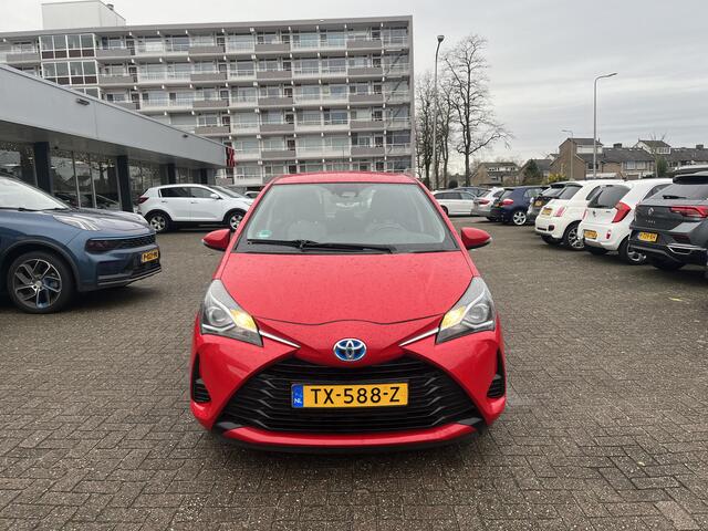 Toyota YARIS 1.5 Hybrid Active Cruise Acamera Klima Nap