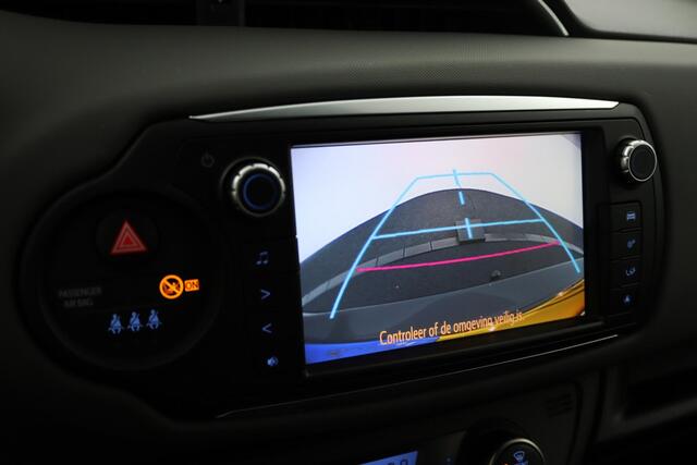 Toyota YARIS 1.5 Hybrid | Cruise control | Trekhaak | Parkeercamera | Keyless |