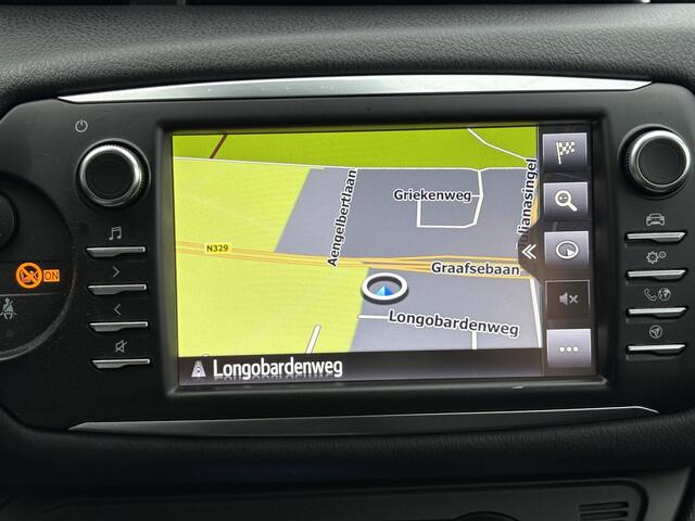 Toyota YARIS 1.5 Hybrid Design **AUTOMAAT/ TREKHAAK/ NAVIGATIE/ GARANTIE**