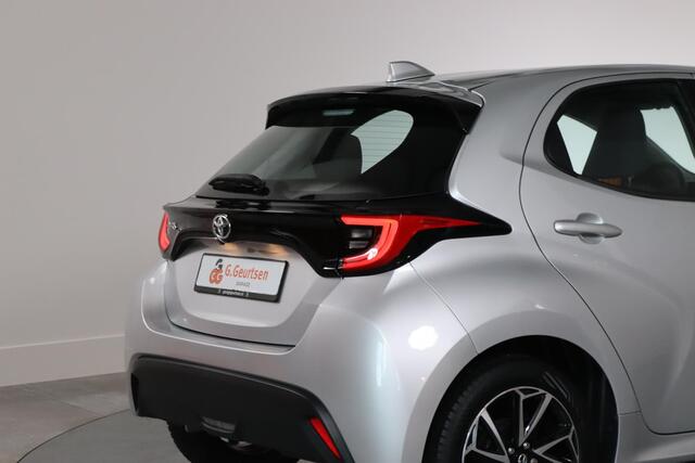 Toyota YARIS 1.5 VVT-i Dynamic Multimedia, Full Navi, Full LED, Camera, Digitaal Cockpit, Apple CarPlay/Android Auto