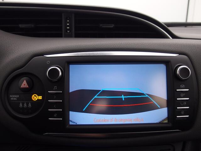 Toyota YARIS 1.5 Hybrid Active HANDGAS / MINDERVALIDE AANPASSING / NAVI / CAMERA / CLIMA / CRUISE / NL-AUTO