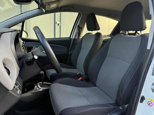 Toyota YARIS 1.5 Hybrid Trend / Achteruitrijcamera / Cruise Control / Navigatie / Bluetooth / Airco / NAP Logisch