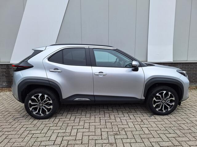 Toyota YARIS Cross 1.5 Hybrid 115 First Edition met Comfort Pack | Dode hoek detectie | PDV v+a | LM velgen | Apple/Android auto |
