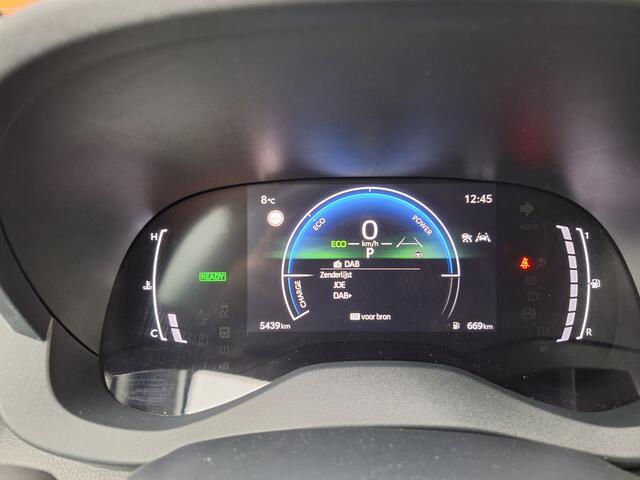 Toyota YARIS Cross 1.5 Hybrid 115 First Edition met Comfort Pack | Dode hoek detectie | PDV v+a | LM velgen | Apple/Android auto |