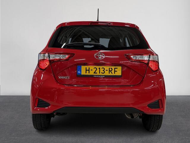 Toyota YARIS 1.0 VVT-i Connect | Winterset erbij! | Carplay | Camera | Lane Assist | Front Assist | Grootlicht Assistent | Airco ( Vestiging - Nieuwegein )