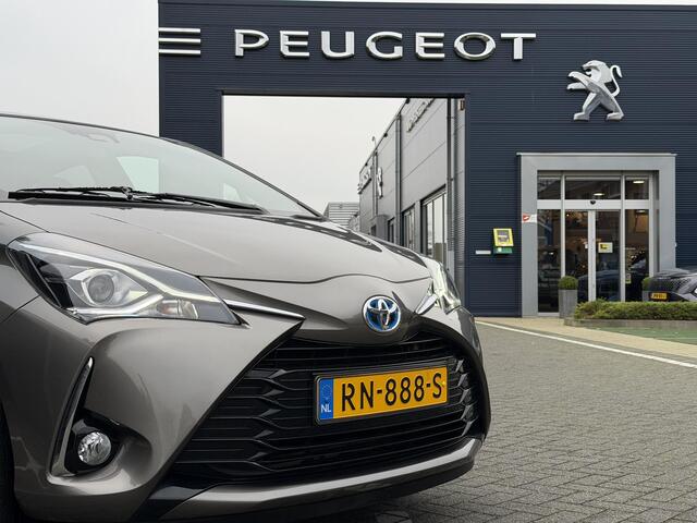 Toyota YARIS Executive 1.5 Hybrid 100PK e-CVT Automaat Achteruitrijcamera, Navigatie, Panoramadak, Climate Control, Cruise Control, Trekhaak