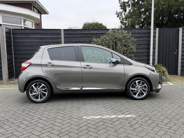 Toyota YARIS Executive 1.5 Hybrid 100PK e-CVT Automaat Achteruitrijcamera, Navigatie, Panoramadak, Climate Control, Cruise Control, Trekhaak