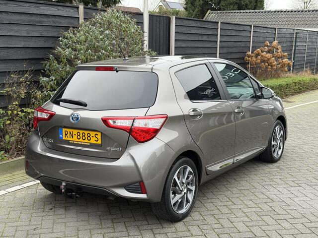 Toyota YARIS Executive 1.5 Hybrid 100PK e-CVT Automaat Achteruitrijcamera, Navigatie, Panoramadak, Climate Control, Cruise Control, Trekhaak