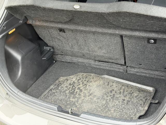 Toyota YARIS Executive 1.5 Hybrid 100PK e-CVT Automaat Achteruitrijcamera, Navigatie, Panoramadak, Climate Control, Cruise Control, Trekhaak