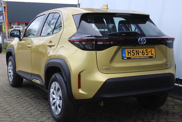 Toyota YARIS Cross 1.5 Hybrid Automaat All season banden l Adaptief cruise control l Navi l Apple/Android carplay l Armsteun l Elektrisch inklapbare buitenspiegels l Climate control l Achteruitrijcamera l VDL auto