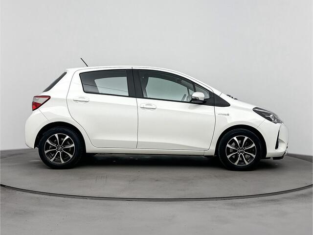Toyota YARIS 1.5 Hybrid Aspiration | Lichtmetalen velgen | Achteruitrijcamera |
