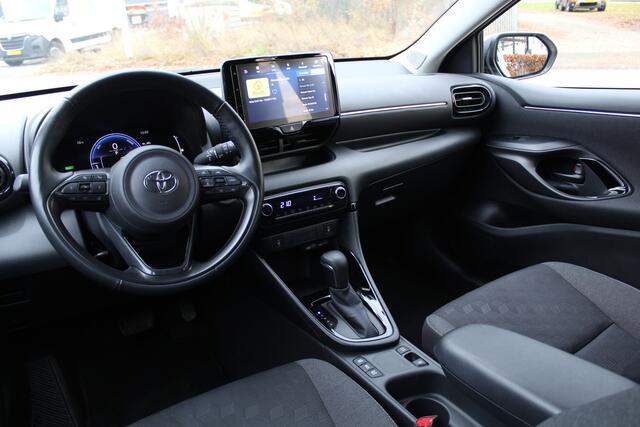 Toyota YARIS 1.5 Hybrid 115 First Edition Comfort Pack | Rijklaar | Parelmoer | Blind Spot | Stoel-/stuurverw. | Park.sensoren v+a | Apple/Android | LED | Keyless