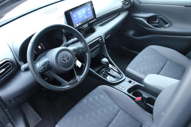 Toyota YARIS 1.5 Hybrid 115PK, 2025, 14DKM, CAMERA, LED