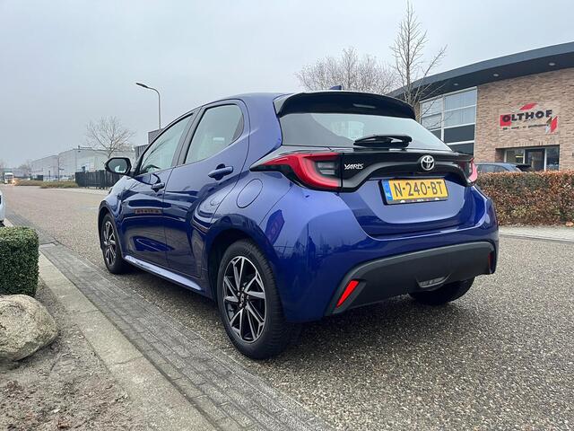 Toyota YARIS 1.5 VVT-i Business Plus | Adap. Cruise Control | 125PK | NAVI | Carplay | Achteruitrijcamera | Digitaal Display | All-seasonbanden