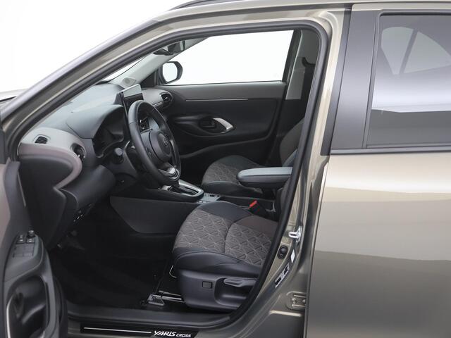 Toyota YARIS Cross 1.5 Hybrid 130 Executive STOEL+STUURVERW|ACC|BLIS|1/2LEER|ELEK.ACHTERKLEP|18INCH|PDC|CAMERA