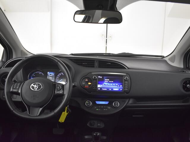 Toyota YARIS 1.5 Hybrid Design | Stoelverwarming | LM Velgen | All Seasons