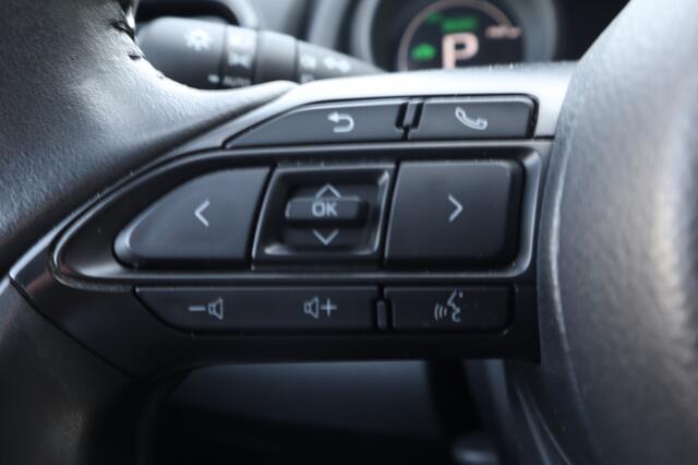 Toyota YARIS 1.5 Hybrid Dynamic | All Seasons | Stoelverwarming | Led |