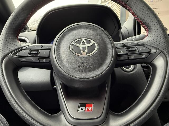 Toyota YARIS Cross 130 Hybrid GR Sport | Sport plus pack | Pano | HeadUp