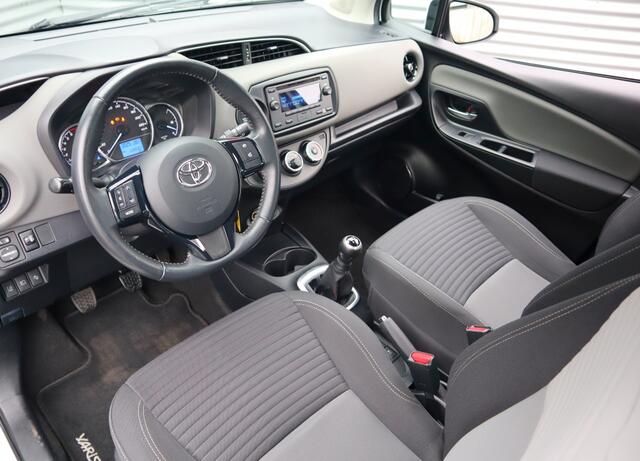 Toyota YARIS 1.0 VVT-i Comfort | dealer oh. | oh. boekje | 4 nw All-seasons