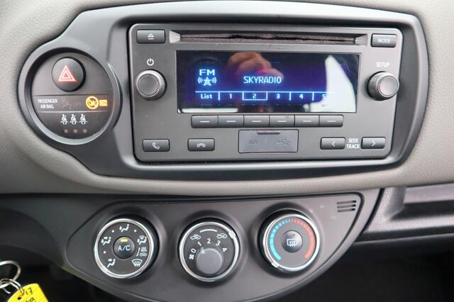 Toyota YARIS 1.0 VVT-i Comfort | dealer oh. | oh. boekje | 4 nw All-seasons