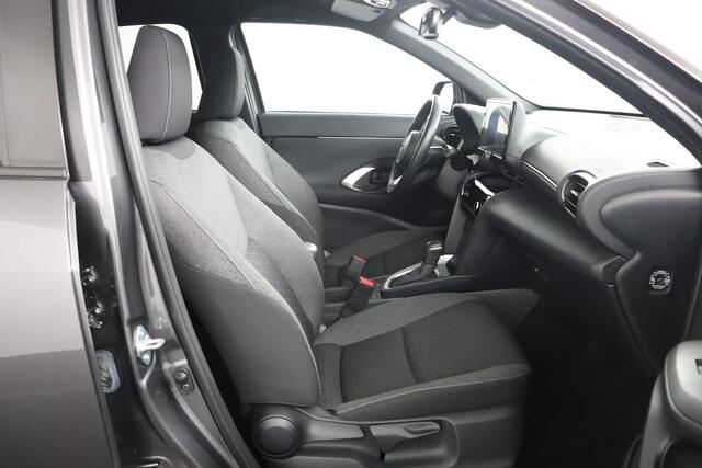 Toyota YARIS Cross 1.5 Hybrid Dynamic | Trekhaak | Parkeer sensoren | Navigatie |