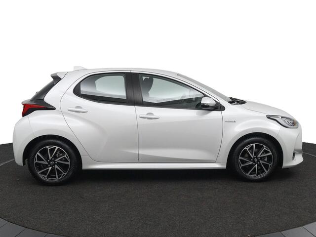 Toyota YARIS 1.5 Hybrid First Edition | Apple Carplay/Android Auto | Parkeercamera | Adaptieve Cruise-Control |
