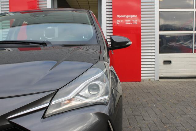 Toyota YARIS 1.5 VVT-i Design Red met trekhaak