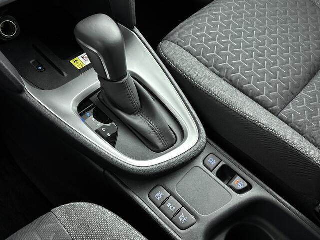 Toyota YARIS Cross 1.5 Hybrid Dynamic Stoel en stuurverwarming | Parkeersensoren V+A | Climate Control