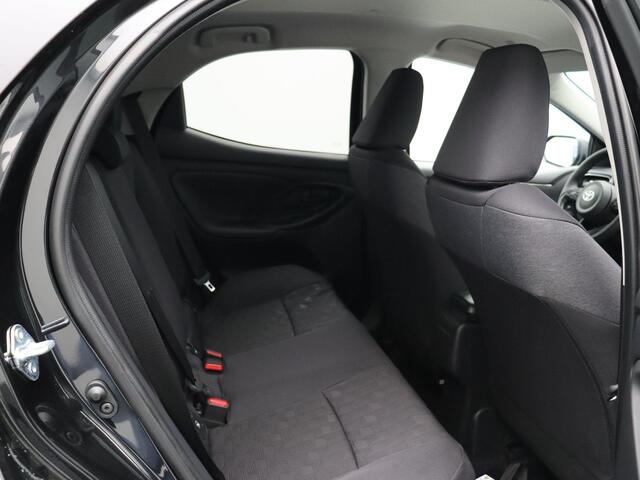 Toyota YARIS 1.5 Hybrid 115 Dynamic | Stoel en Stuurverwarming | Climate Control | Adaptieve Cruise Control | Achteruitrijcamera |