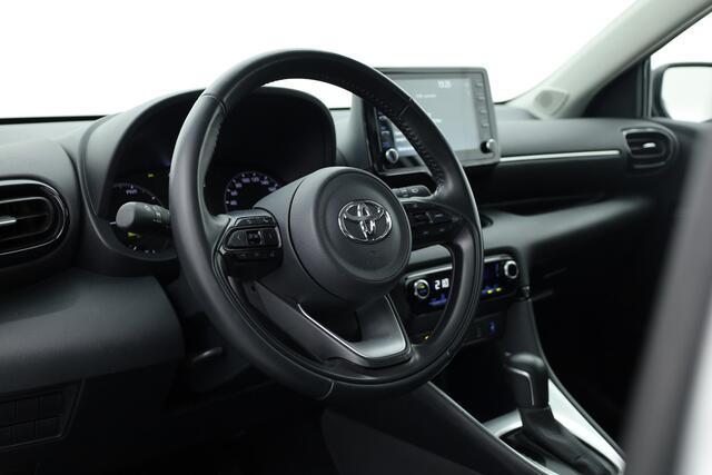 Toyota YARIS 1.5 Hybrid Active | Adapt. Cruise | CarPlay | Stoelverw. | Camera | All-season | Navi by App