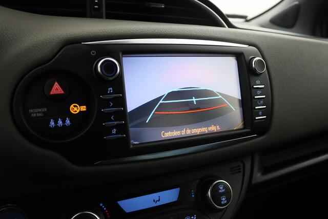 Toyota YARIS 1.5 Hybrid Premium | Bi-Tone | Climate control | Cruise control | Keyless |