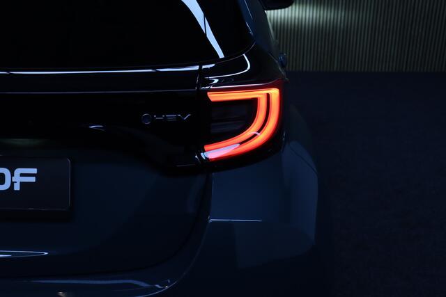 Toyota YARIS 1.5 Hybrid 115 Dynamic + Comfort Pack | Adaptive-cruise | Apple Carplay & Android Auto | Parkeerhulp | Winterpakket | Camera | Maps Navigatie | Keyless | Clima | Dodehoekdetectie