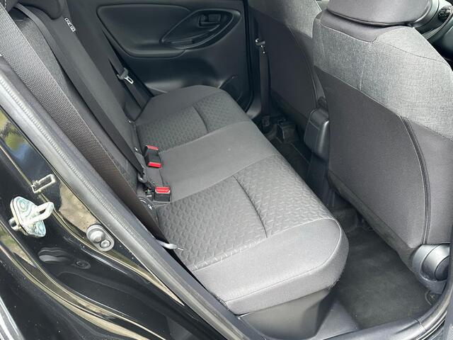 Toyota YARIS Cross 1.5 Hybrid Dynamic | PDC VOOR EN ACHTER | APPLE CARPLAY | INKLAPBARE SPIEGELS | DODEHOEK DETECTIE | STUUR EN STOELVERWARMING | LMV 17'' |