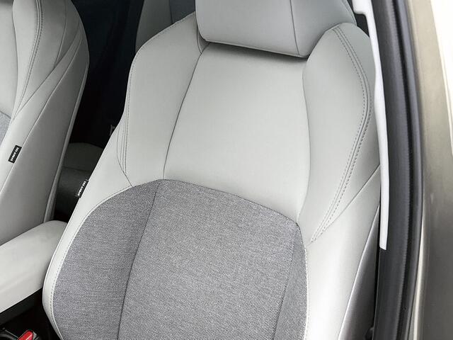 Toyota YARIS 1.5 Hybrid Executive Limited | Stoelverwarming | parkeersensoren V+A | Apple Carplay/Android Auto