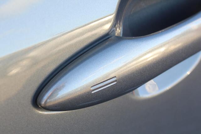 Toyota YARIS Cross 1.5 Hybrid Dynamic | Rijklaar | Trekhaak | Apple/Android | Keyless | LED | Navi | Camera | NL-auto | Dealer onderhouden