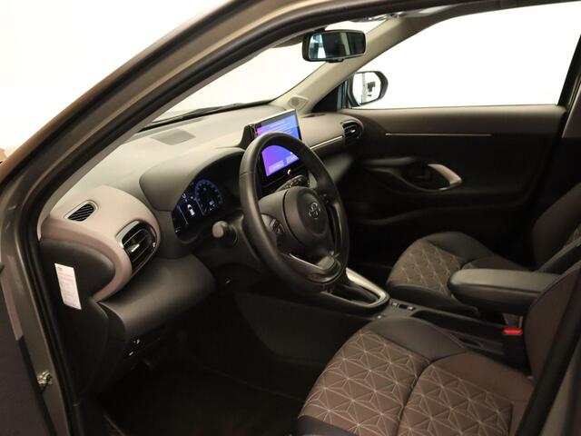 Toyota YARIS Cross 1.5 Hybrid 130 Executive - ORIGINEEL NEDERLANDSE AUTO - CLIMATE CONTROL - ADAPTIEVE CRUISE CONTROL - APPLE CARPLAY/ANDROID AUTO - KEYLESS ENTRY/START - EXTRA GETINT GLAS ACHTER - VOORSTOELEN VERWARMD