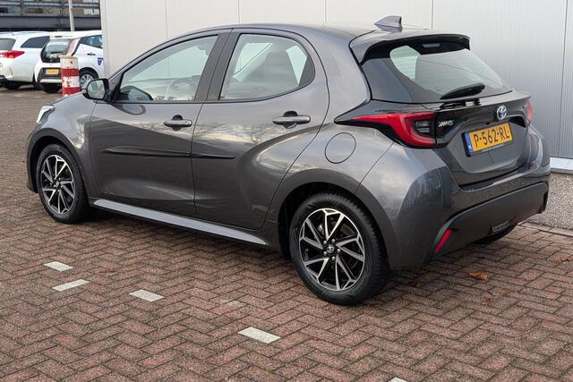 Toyota YARIS 1.5 Hybrid Dynamic Achteruitrijcamera, Navigatie met Apple Carplay & Android Auto, NL Auto