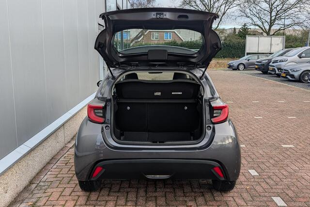 Toyota YARIS 1.5 Hybrid Dynamic Achteruitrijcamera, Navigatie met Apple Carplay & Android Auto, NL Auto