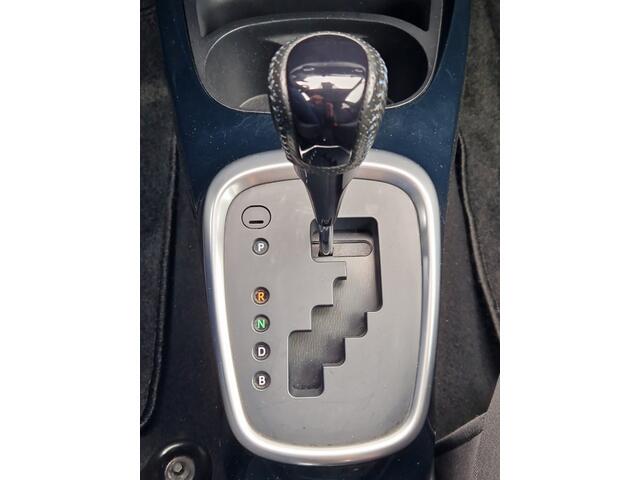 Toyota YARIS 1.5 Hybrid Bi-Tone Navi - NL Auto - Top Onderhouden