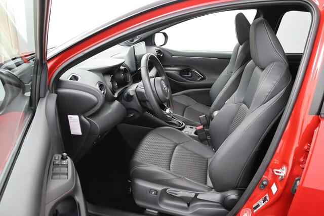 Toyota YARIS 1.5 Hybrid Executive | Panoramadak | JBL Audio | Trekhaak | Parkeersensoren Rondom | Grootscherm Navigatie | Origineel NL |