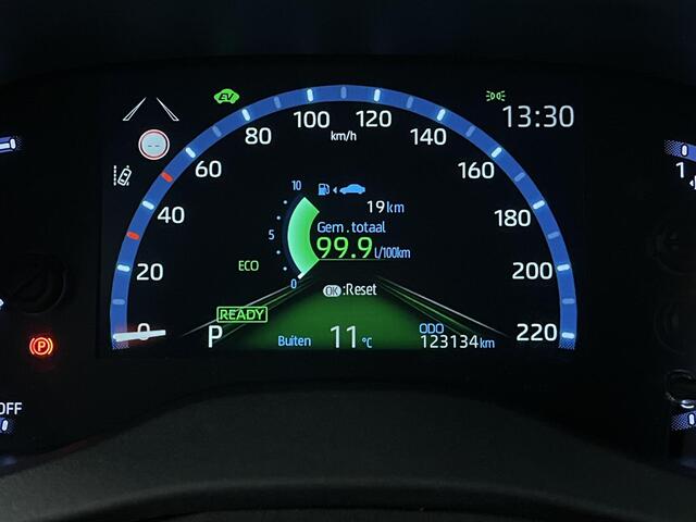 Toyota YARIS Cross 1.5 Hybrid Adventure | TREKHAAK | HEAD-UP | STOEL/STUUR VERWARMING |